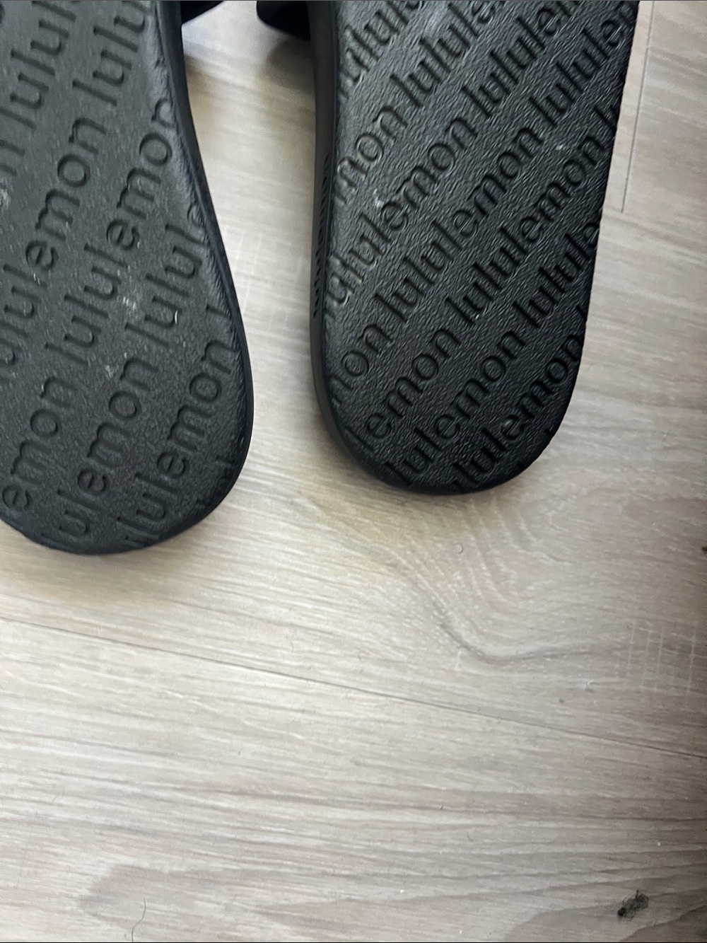 LULULEMON RESTFEEL WOMEN’s
SLIDE BLACK SIZE 9 Sandals Slip-On - Picture 5 of 8